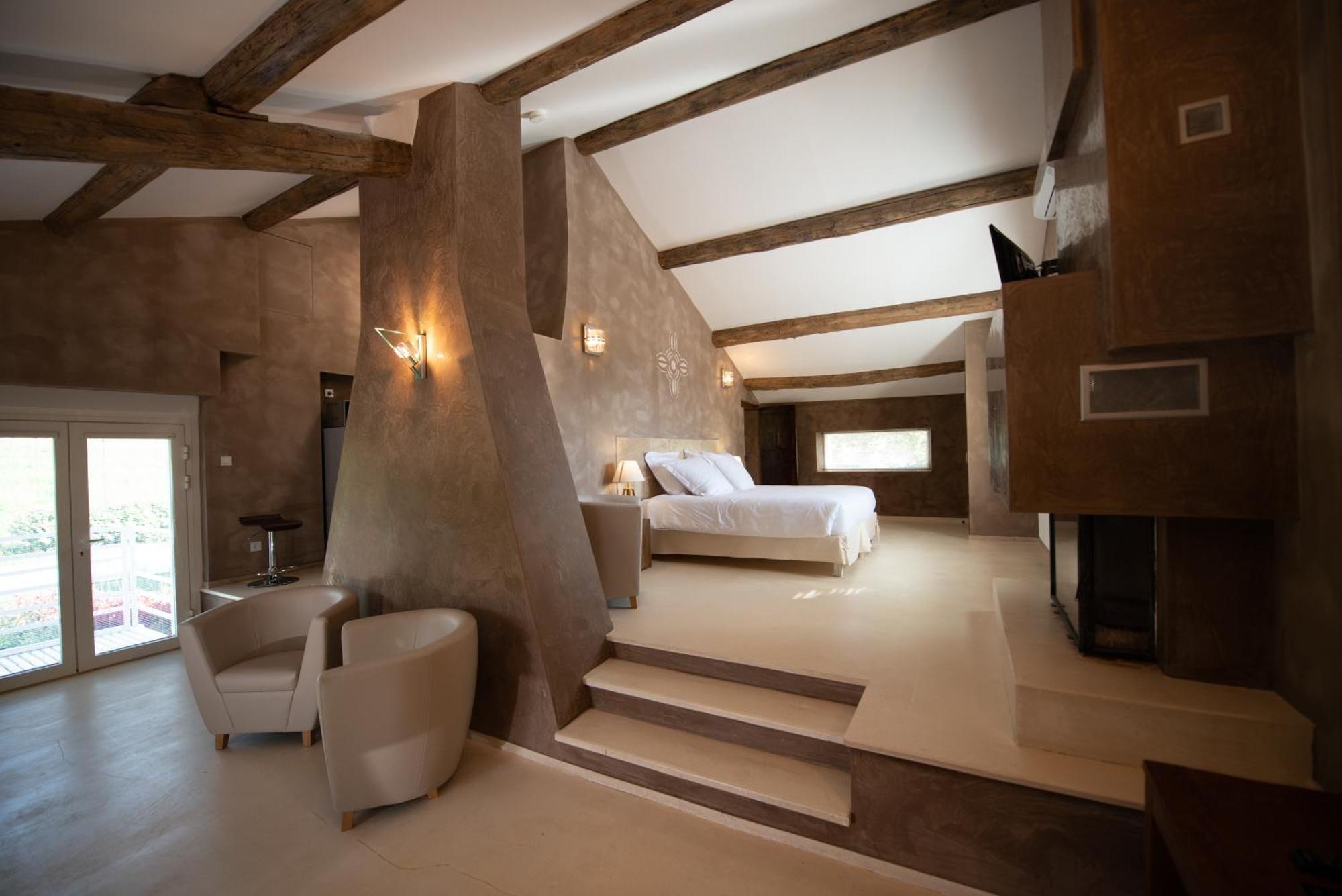 Hoteliere Et Des Sources Du Gros Noyer * Malaucène
