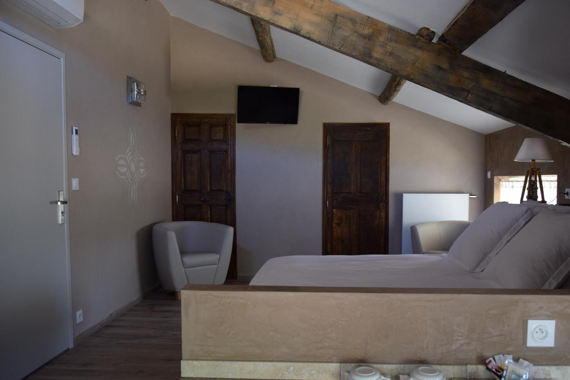 Apartment Hoteliere Et Des Sources Du Gros Noyer *